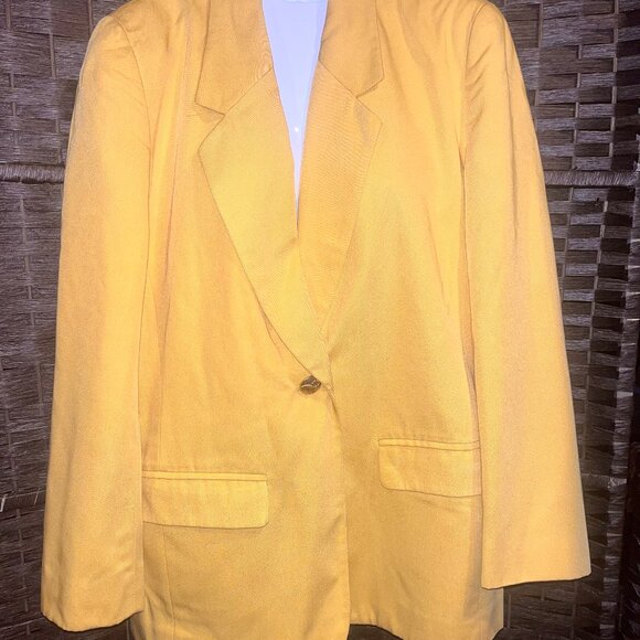 Yellow Blazer - Picture 1 of 3